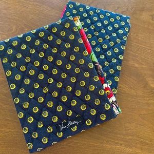 (2) VERA BRADLEY 4X6 QUILTED BLACK PICTURE FRAMES